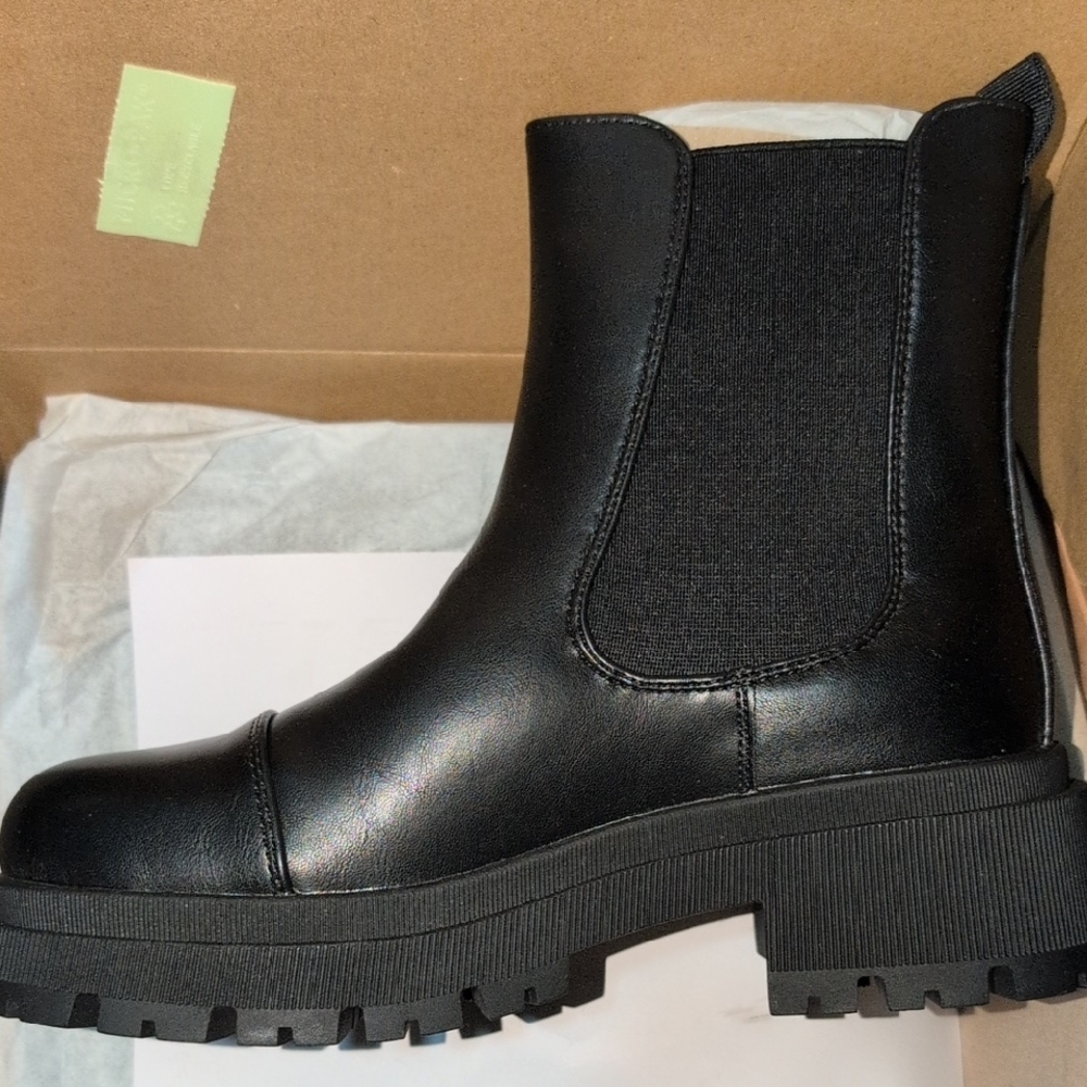 Bacia Chelsea Black Ankle Boots - Picture 5 of 9